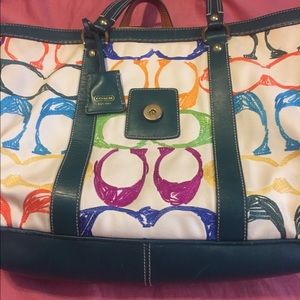Large coach handbag